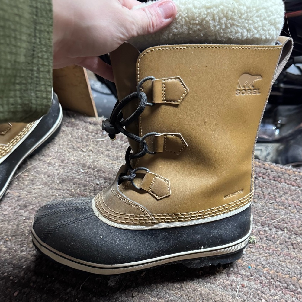 Sorel Cream and Black Cozy Boots